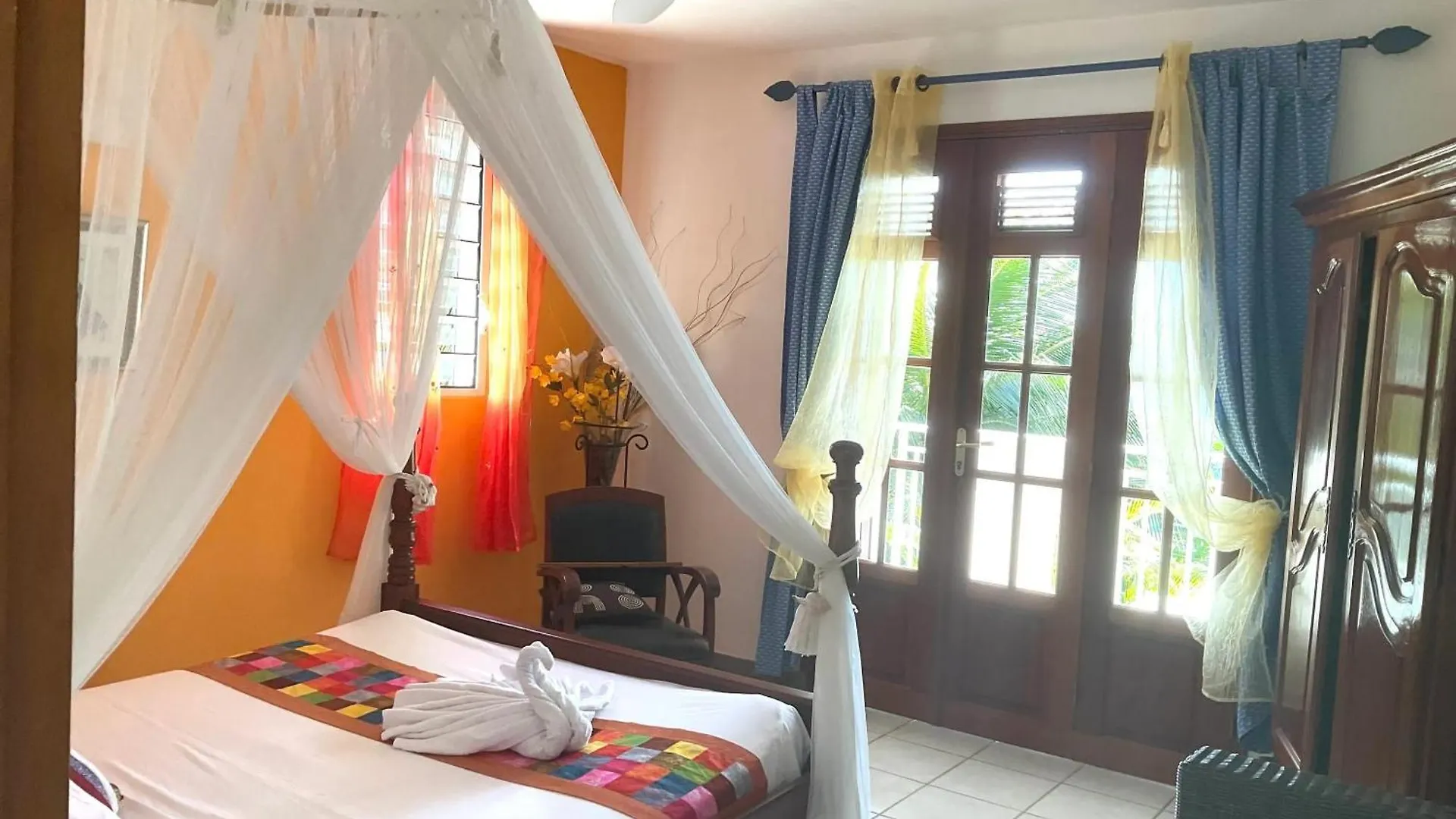 Belle Villa Avec Piscine A Cafeiere Radelin