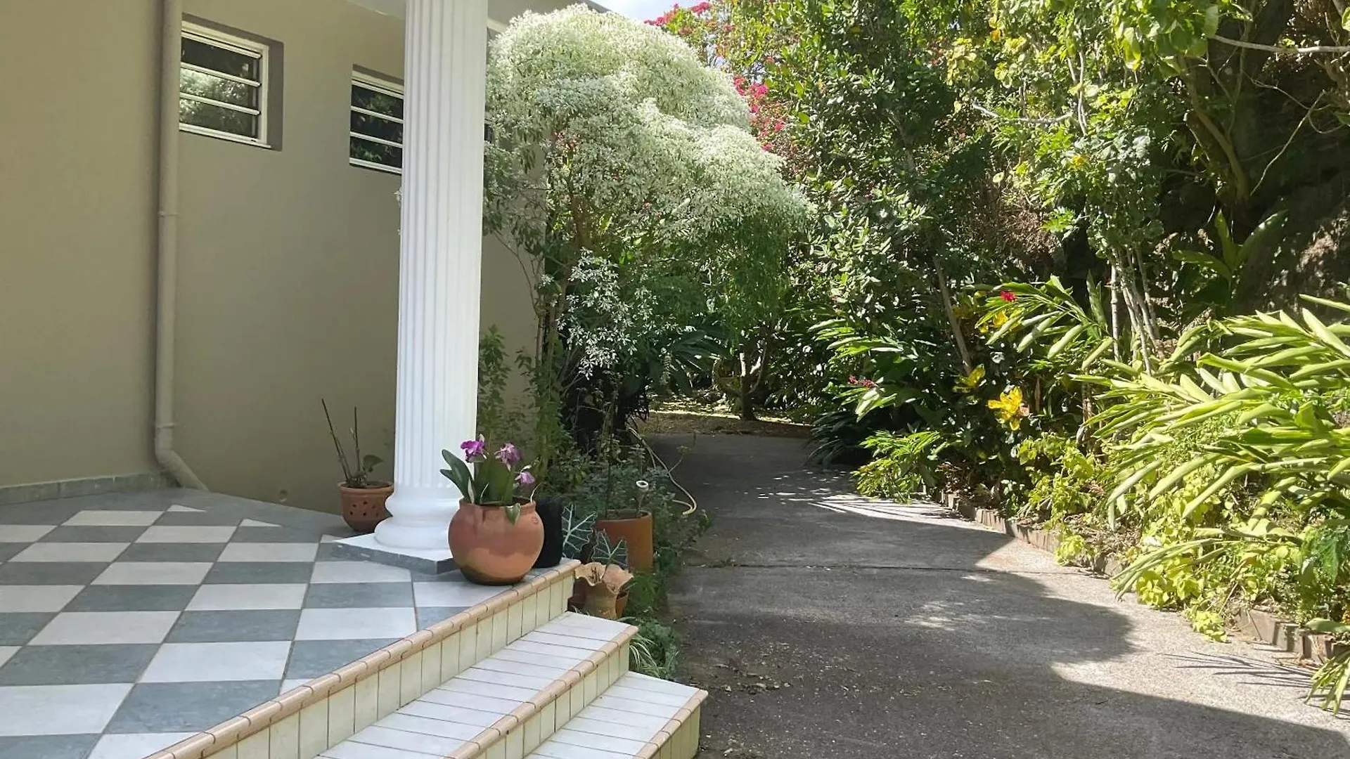 Belle Villa Avec Piscine A Cafeiere Radelin